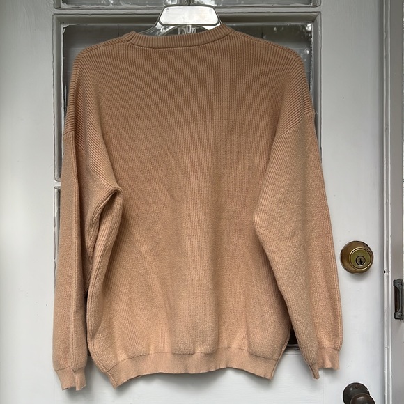 Be Kind embroidered sweater 🐝🐝 - Picture 4 of 4